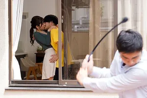 Gõ cửa phàn nà gã cạnh bên nhà sống bẩn, hôi hám, cô gái nhận cái kết đắng