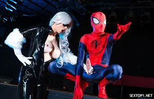 Gái điếm người Séc Sarah Kay đang thổi kèn cho một con cặc đen to trong góc nhìn của tôi